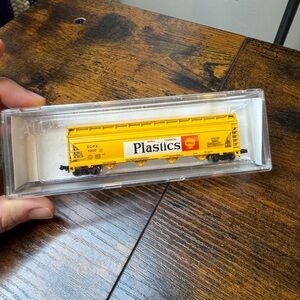 N Scale - Atlas 3712 Shell Chemical Centerflow Hopper SCPX5220